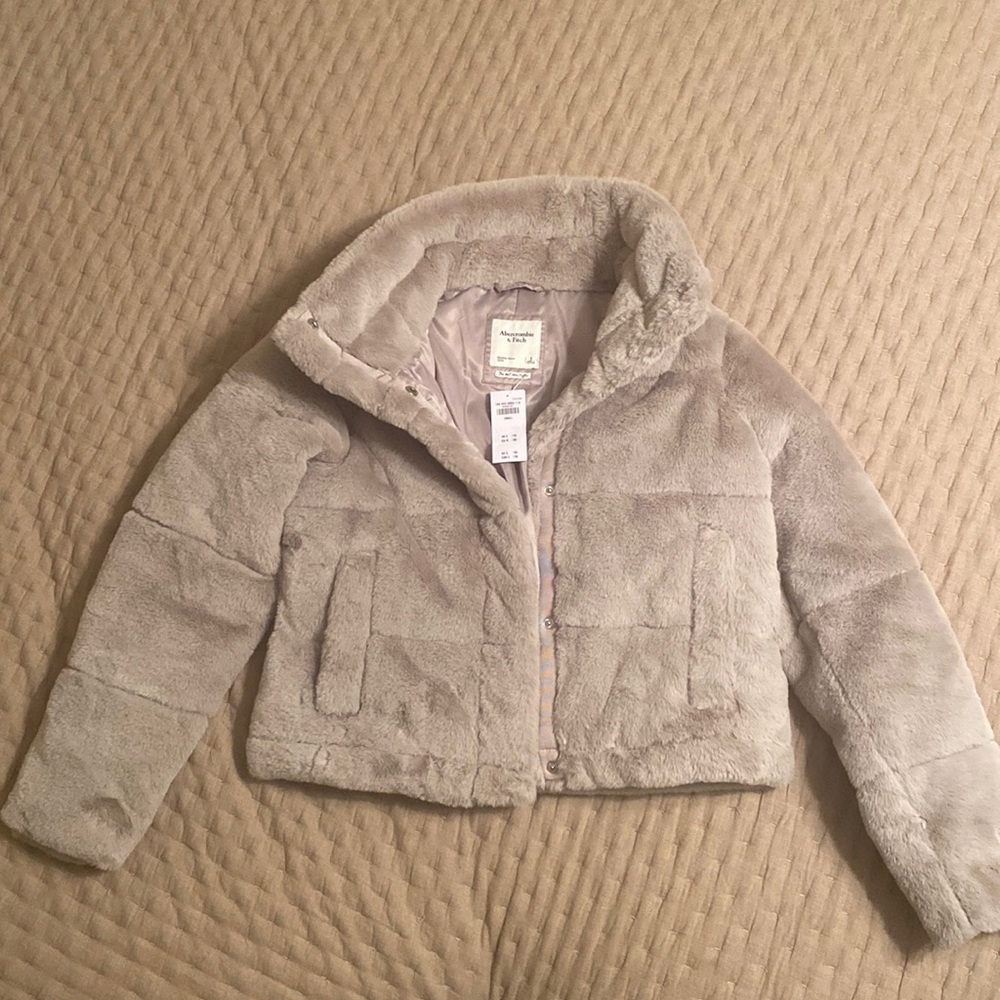 NWT ABERCROMBIE MINI PUFFER FUR COAT- SMALL